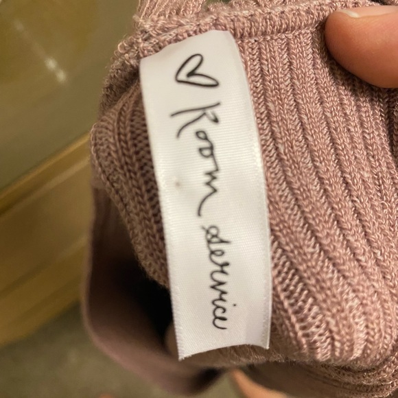 Sweater with turtle neck! - Picture 2 of 2